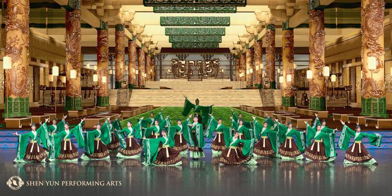 Shen Yun Chinese Performers/Dancers on stage